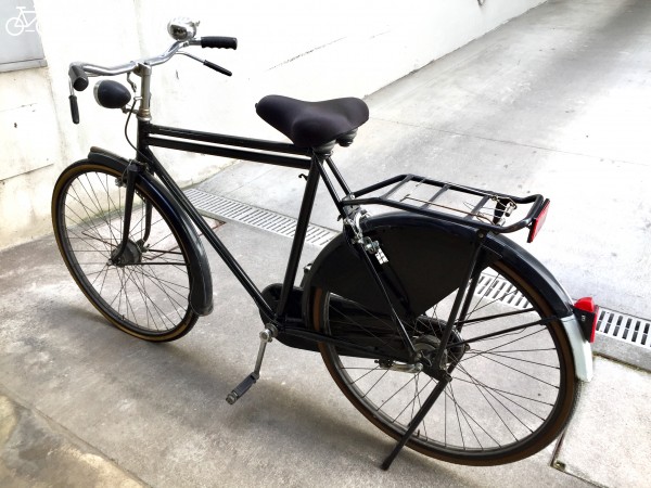 bicicletta con borraccia di viko